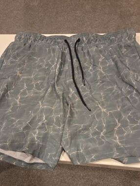 Spyder Men's Green Water-Print Swim Shorts
